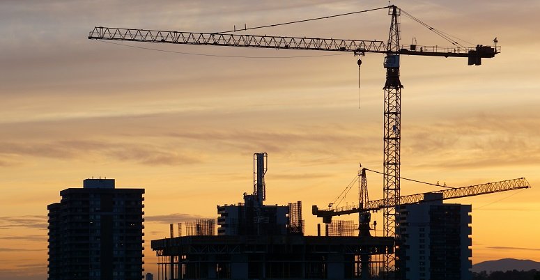 Further decline in construction output highlights “loss of momentum”